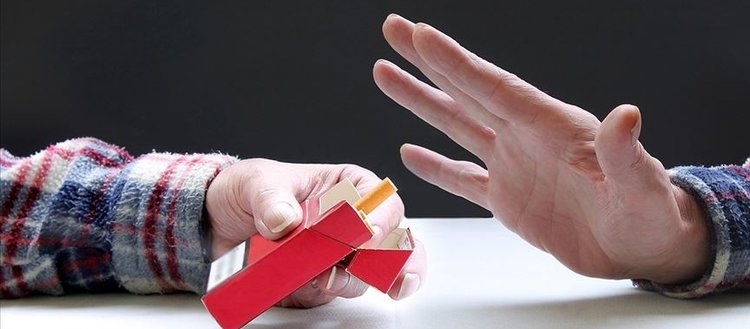’Sigara içen ebeveynler çocuklarını tütün tüketicisi haline getiriyor’