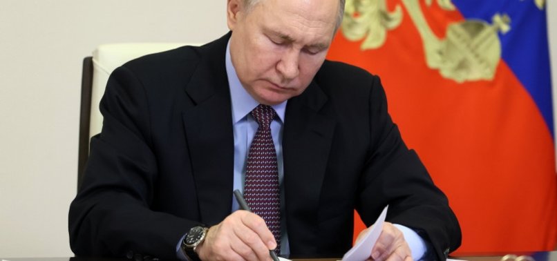 PUTIN SIGNS DECREE TO PAY FAMILIES OF RUSSIAN SOLDIERS KILLED IN UKRAINE WAR