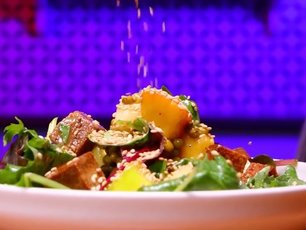 Tofulu Şeftalili Salata