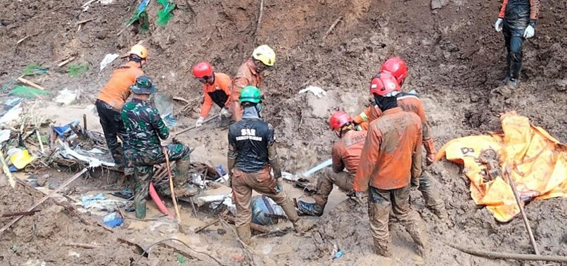 LANDSLIDE KILLS 11 ON INDONESIAS SULAWESI ISLAND, 17 MISSING