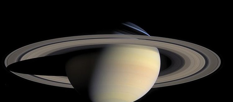 Bilim insanlarından Satürn’de yeni keşif