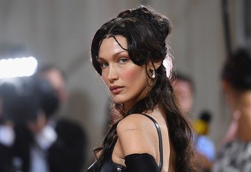 Bella Hadid, dünyaca ünlü mücevher markasının yüzü oldu