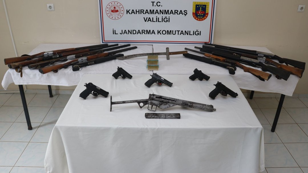 SİLAH KAÇAKÇILARINA OPERASYON