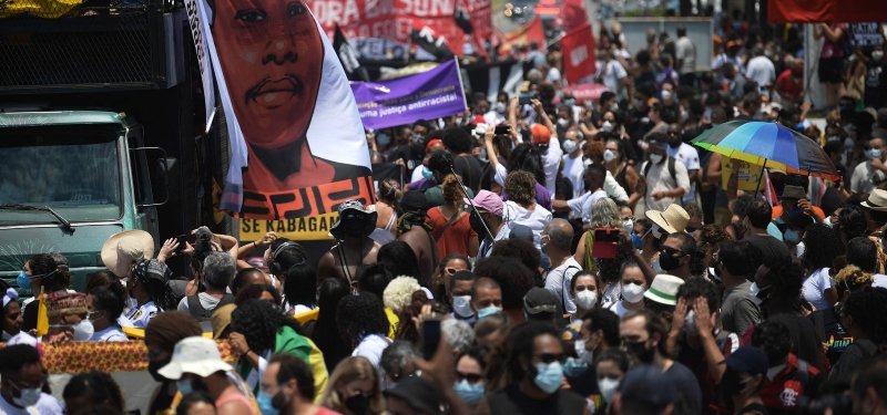 Protests against murder of Congolese immigrant focus on racism in Brazil