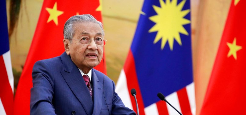 MALAYSIAS MAHATHIR SAYS WILL RETURN AS PM IF HE HAS SUPPORT