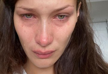 Bella Hadid Gözyaşlarını Paylaştı