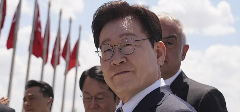 SOUTH KOREAS LEE MEETS NATO CHIEF ON SIDELINES OF ANKARA SUMMIT