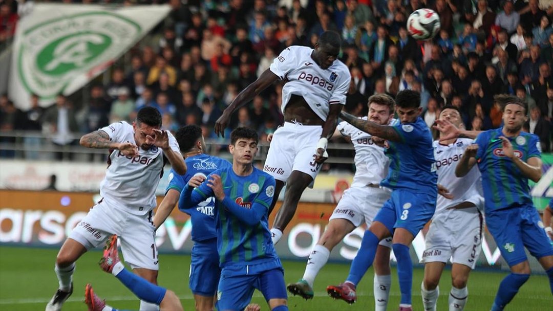 KARADENİZ DERBİSİNİ TRABZONSPOR KAZANDI
