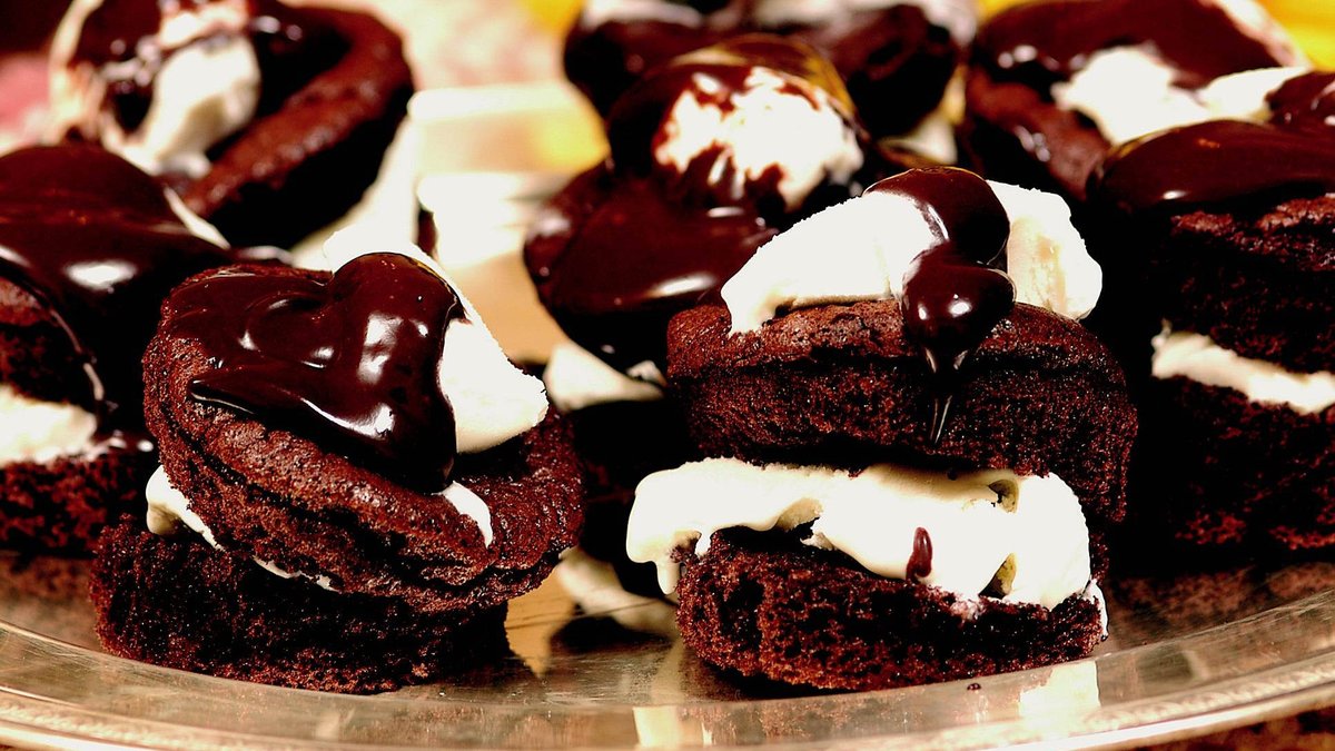 Çikolatalı Köpük Kek