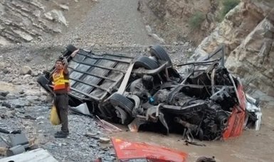 14 passengers killed, 63 injured in bus crash in Pakistan