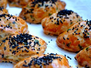 Pratik Peynirli Poğaça Tarifi