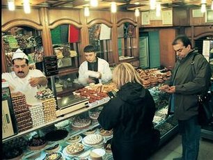 Konak Pastanesi’nin büyüsü