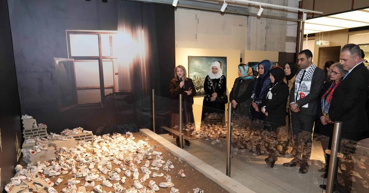 Kalyon Kültür, Filistin’e destek için Sessiz Ayakkabılar sergisini hayata geçirdi