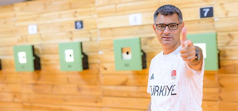 'Yusuf Dikec pose' becomes trendy winning stance for athletes