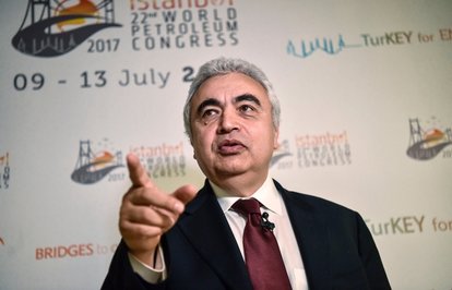 Dünyasürdürülemezbirekonomiktoparlanmanınortasında