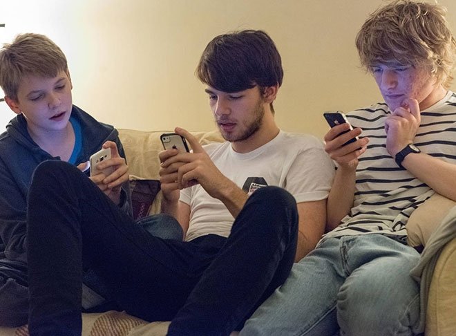 FOTOĞRAFA BAKMADAN BEĞENİYORLAR