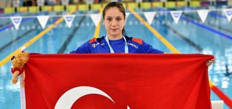 TURKISH SWIMMER MERVE TUNCEL BREAKS EUROPEAN RECORD