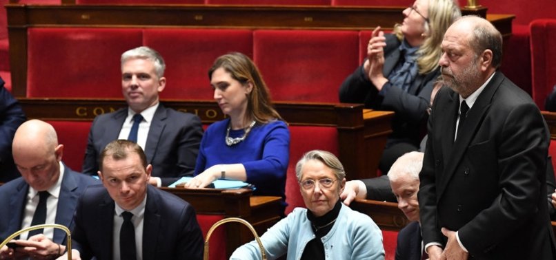 FRENCH GOVT SURVIVES NO-CONFIDENCE VOTES IN PENSION FIGHT
