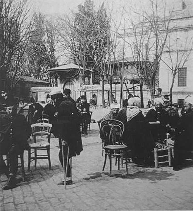 Muallimler bahçesi Küllük Kahvesi Fikriyat Gazetesi