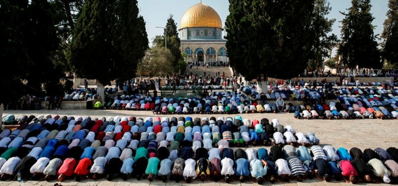 THOUSANDS OF MUSLIMS FLOCK TO AL-AQSA FOR HOLDING PRAYERS THERE