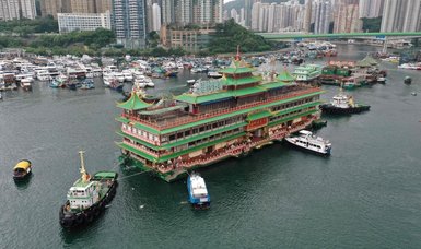 Jumbo floating restaurant sinks in South China Sea