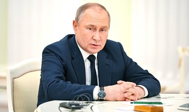 Putin warns Russia will respond swiftly to any interference in Ukraine