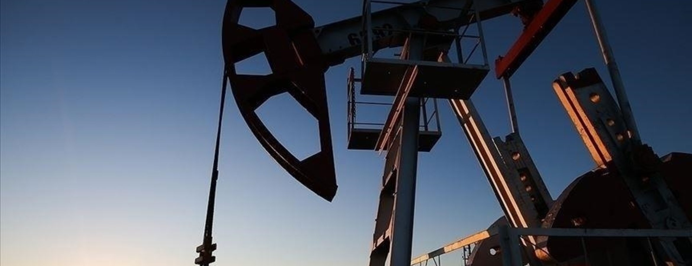 OPEC+ üyesi 8 ülke ağustosta günlük 548 bin varil üretim artışına gidecek