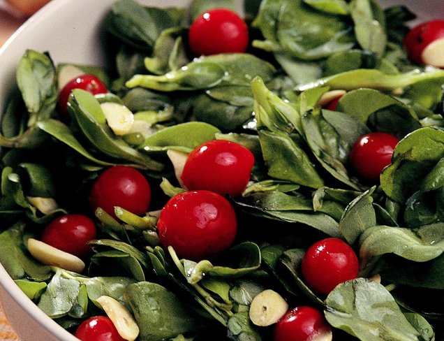 Sarımsaklı Semizotu Salatası