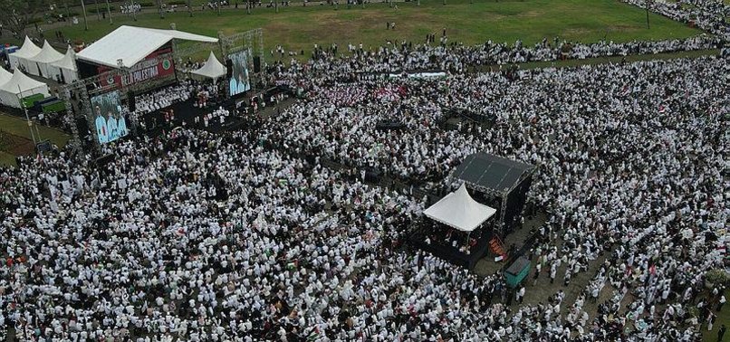 HUNDREDS OF THOUSANDS RALLY IN INDONESIA TO DEMAND CEASEFIRE IN GAZA