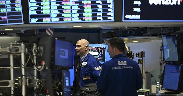 New York borsası karışık seyirle açıldı