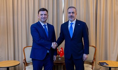 Turkish foreign minister meets North Macedonian counterpart