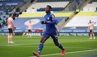 Nigerian forward Iheanacho extends Leicester contract