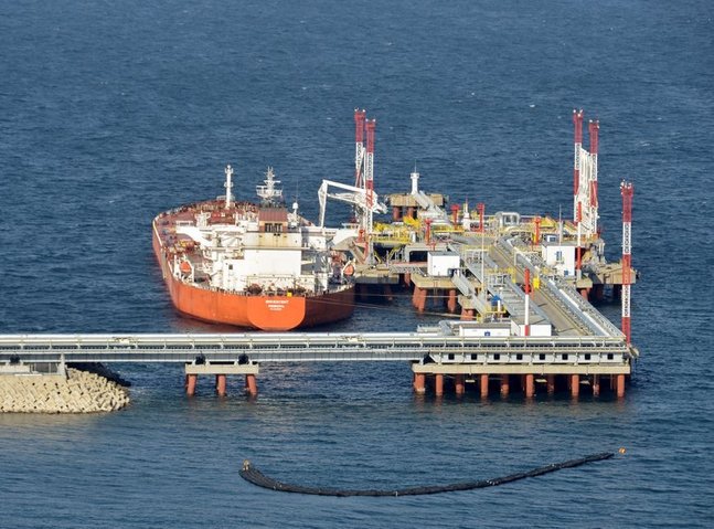 Russia says pipeline leak in Siberia caused 200 sq m oil spill