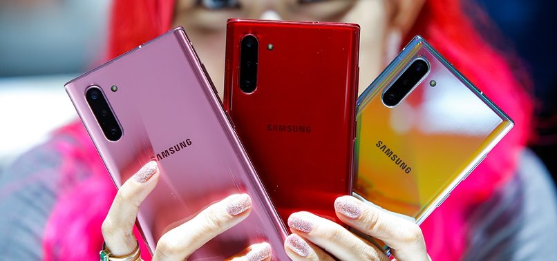SAMSUNG DITCHES HEADPHONE JACK IN NOTE 10 AFTER MAKING FUN OF RIVALS