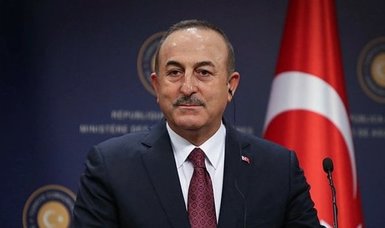 Turkish FM holds phone call with Iraqi counterpart