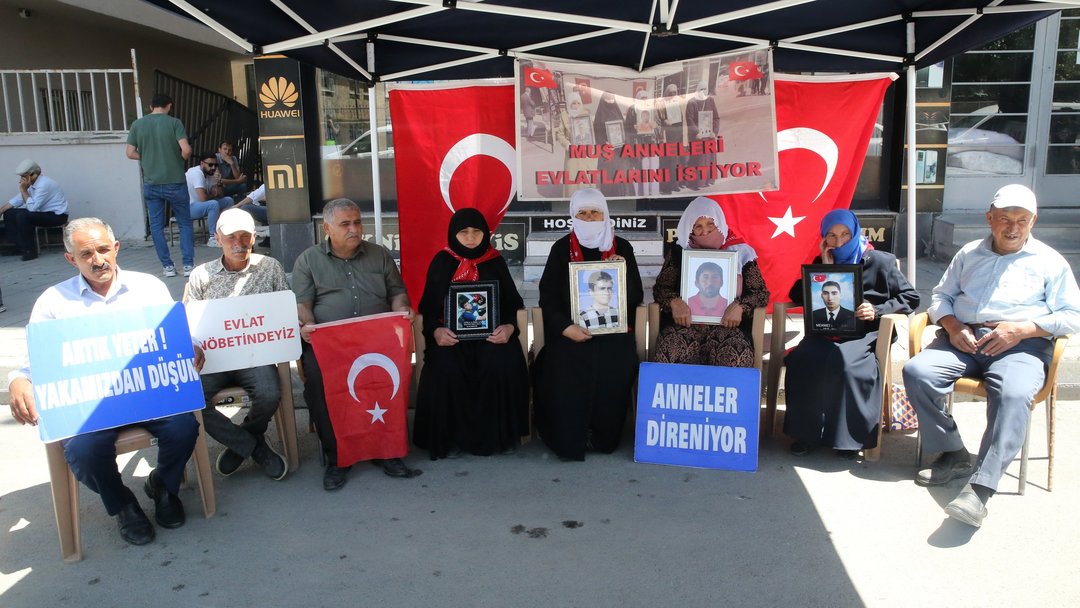 EVLAT NÖBETİ SÜRÜYOR
