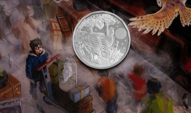 Harry Potter themed coin featuring the Hogwarts Express is launched