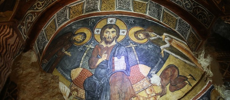 Bin yıllık fresklere özel koruma