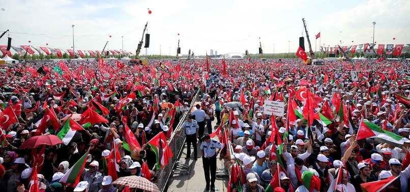 THOUSANDS OF ISTANBULITES GATHER TO SUPPORT OPPRESSED PALESTINIANS