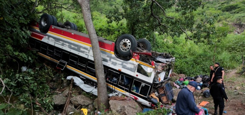 BUS PLUNGES DOWN STEEP SLOPE IN NICARAGUA, KILLING 16