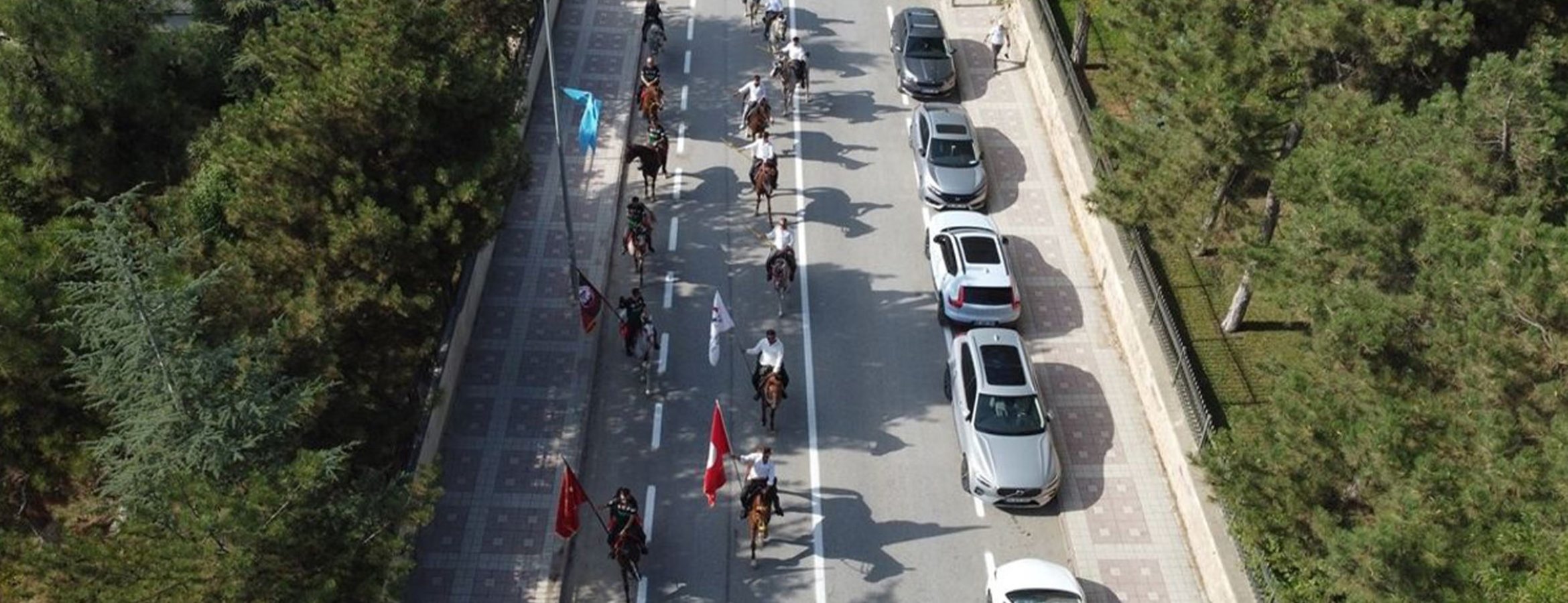 Kayı Boyu’nun göç yolculuğuna dikkati çekmek için 110 kilometre yürüdüler