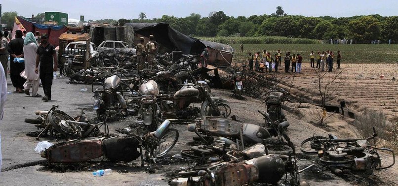 DEATH TOLL FROM PAKISTAN OIL TANKER FIRE RISES TO 174