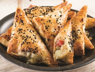 Baklava Yufkalı Sebzeli Börek