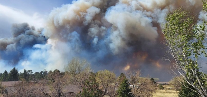 WALL OF FIRE FORCES EVACUATIONS NEAR ARIZONA TOURIST TOWN