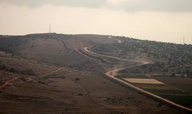 UN peacekeepers say Israel built walls inside Lebanon