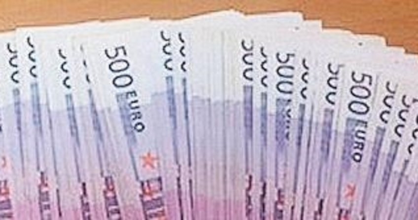 Havalimanında servet yakalattı