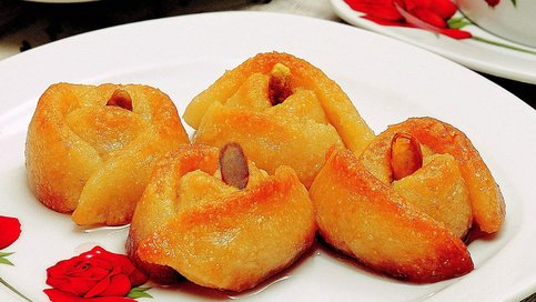 İrmikli Gül Tatlısı