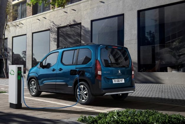 PEUGEOT, 2030’DA TAMAMEN ELEKTRİKLİ OLUYOR