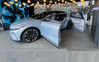 TOGG ZORLU CENTER’DA SERGİLENİYOR