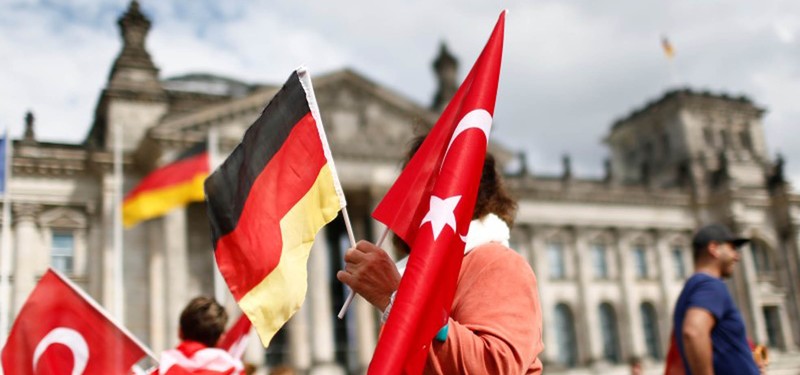 Turkish community in Germany file charges over AfD 'camel drivers' slur